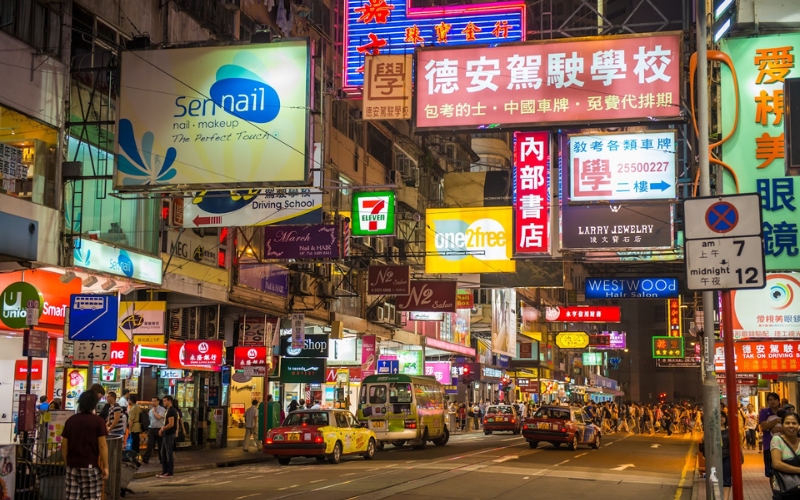 Nhập hàng từ các chợ đầu mối Quảng Châu