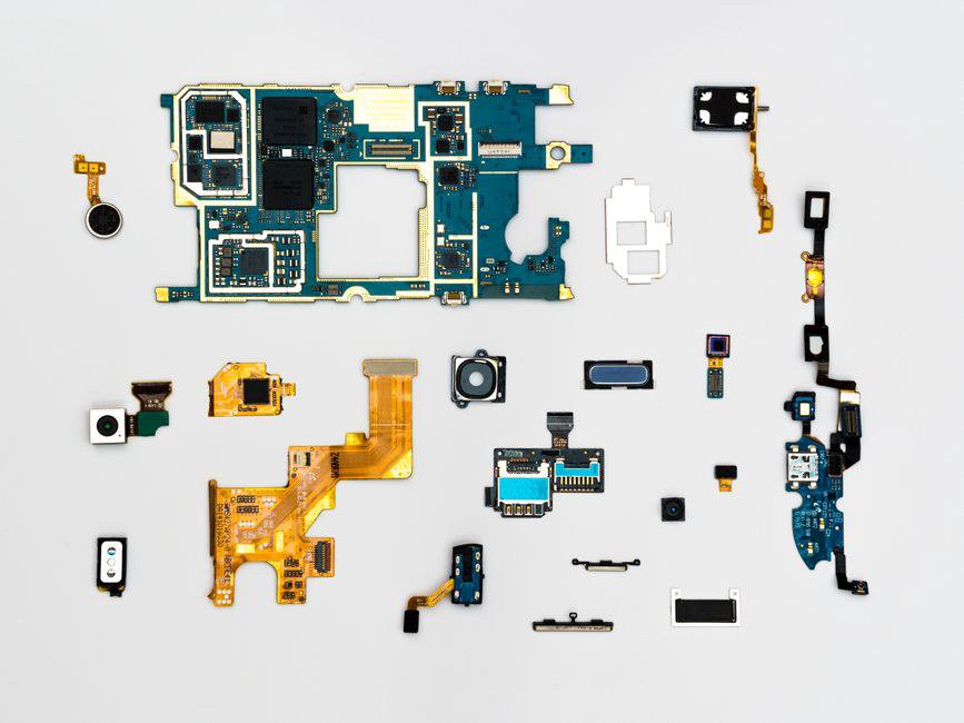 Chuỗi Cung Ứng Linh Kiện Smartphone Trước Biến Động Chuỗi Cung Ứng Linh Kiện Smartphone Trước Biến Động