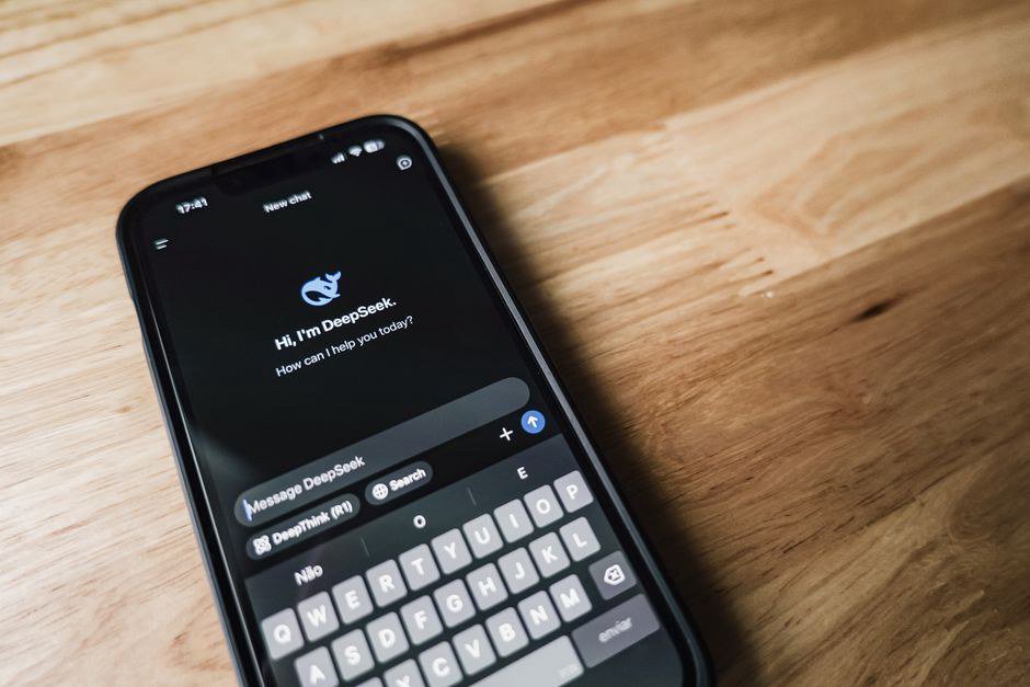 Phần mềm chatbot cho shop bán điện thoại: Tư vấn tự động Phần mềm chatbot cho shop bán điện thoại: Tư vấn tự động